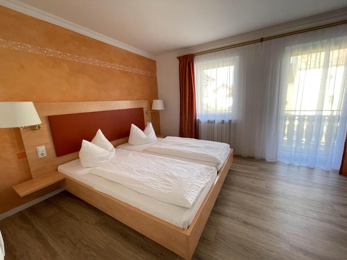 Zum Schwanen Garni Hotel Buggingen Ngoại thất bức ảnh
