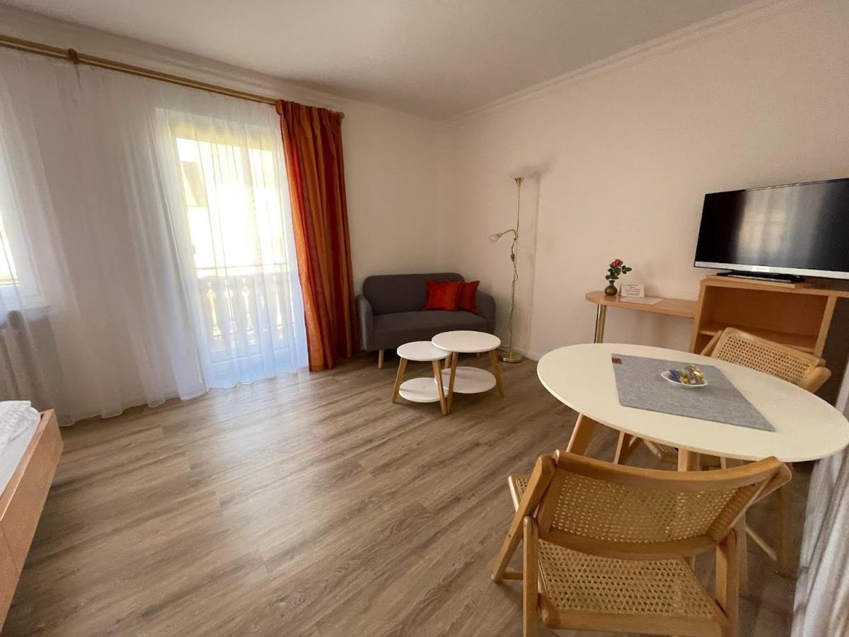 Zum Schwanen Garni Hotel Buggingen Ngoại thất bức ảnh