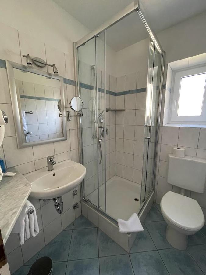 Zum Schwanen Garni Hotel Buggingen Ngoại thất bức ảnh
